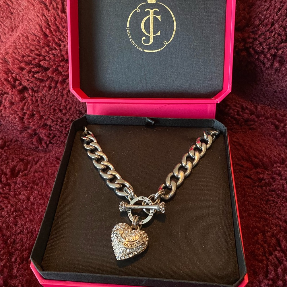 Juicy couture heart pendant